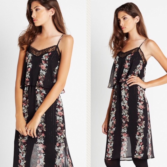 BCBGeneration Dresses & Skirts - BCBG Generation lace trim floral overlay dress